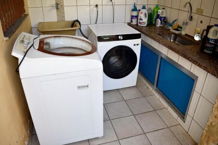 Casa à venda com 146m², 3 quartos e 3 vagas Casa à venda com 146m², 3 quartos e 3 vagasÁrea de Serviço