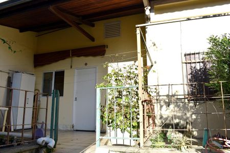 Casa à venda com 146m², 3 quartos e 3 vagas Casa à venda com 146m², 3 quartos e 3 vagasFachada - Edícula