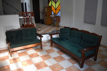 Casa à venda com 146m², 3 quartos e 3 vagas Casa à venda com 146m², 3 quartos e 3 vagasSala