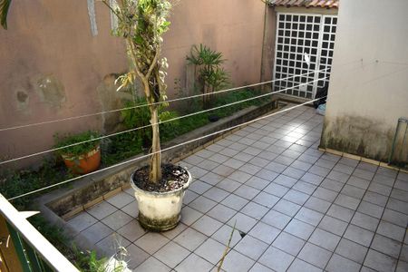 Casa à venda com 146m², 3 quartos e 3 vagas Casa à venda com 146m², 3 quartos e 3 vagasÁrea Externa
