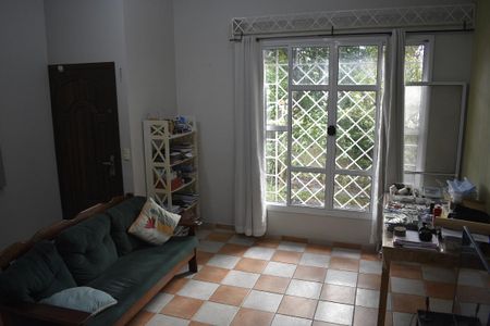 Casa à venda com 146m², 3 quartos e 3 vagas Casa à venda com 146m², 3 quartos e 3 vagasSala