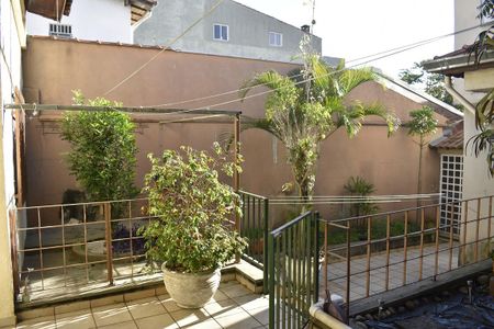 Casa à venda com 146m², 3 quartos e 3 vagas Casa à venda com 146m², 3 quartos e 3 vagasÁrea Externa