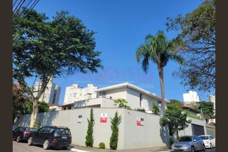 Casa à venda com 320m², 4 quartos e 4 vagas