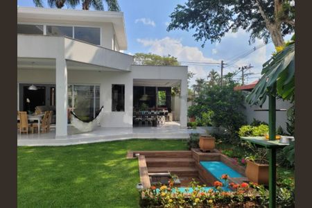 Casa à venda com 320m², 4 quartos e 4 vagas