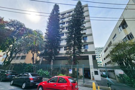 Apartamento para alugar com 107m², 3 quartos e 1 vaga Apartamento para alugar com 107m², 3 quartos e 1 vagaFachada