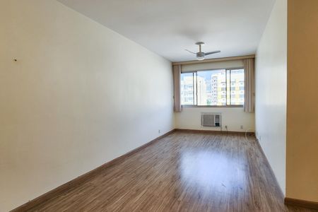 Apartamento para alugar com 107m², 3 quartos e 1 vaga Apartamento para alugar com 107m², 3 quartos e 1 vagaSala