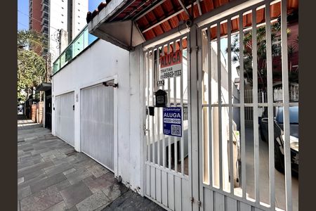 Casa para alugar com 100m², 2 quartos e sem vaga Casa para alugar com 100m², 2 quartos e sem vagaFachada
