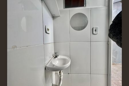 Casa para alugar com 100m², 2 quartos e sem vaga Casa para alugar com 100m², 2 quartos e sem vagaBanheiro de serviço