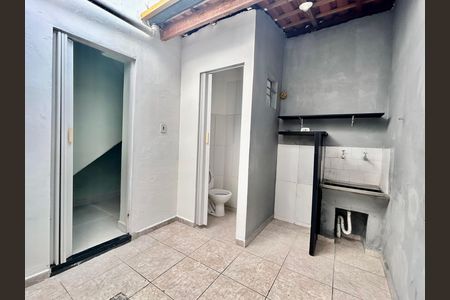 Casa para alugar com 100m², 2 quartos e sem vaga Casa para alugar com 100m², 2 quartos e sem vagaLavanderia