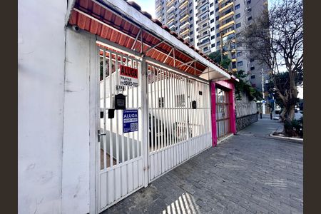 Casa para alugar com 100m², 2 quartos e sem vaga Casa para alugar com 100m², 2 quartos e sem vagaFachada