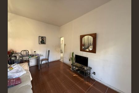 Casa para alugar com 300m², 2 quartos e 1 vaga Casa para alugar com 300m², 2 quartos e 1 vagaSala