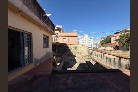 Casa para alugar com 300m², 2 quartos e 1 vaga Casa para alugar com 300m², 2 quartos e 1 vagaÁrea externa