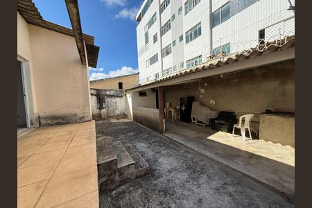 Casa para alugar com 300m², 2 quartos e 1 vaga Casa para alugar com 300m², 2 quartos e 1 vagaÁrea externa
