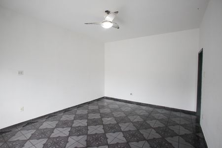 Sala de casa para alugar com 1 quarto, 140m² em Taquara, Rio de Janeiro