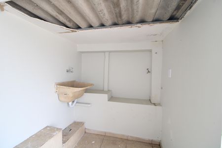 Casa para alugar com 68m², 2 quartos e sem vagaÁrea de serviço