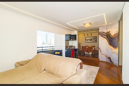 Apartamento à venda com 155m², 3 quartos e 2 vagas Apartamento à venda com 155m², 3 quartos e 2 vagasSala de Estar