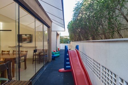 Apartamento à venda com 155m², 3 quartos e 2 vagas Apartamento à venda com 155m², 3 quartos e 2 vagasPlayground
