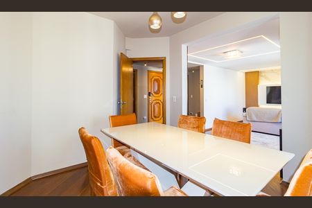Apartamento à venda com 155m², 3 quartos e 2 vagas Apartamento à venda com 155m², 3 quartos e 2 vagasSala de Jantar