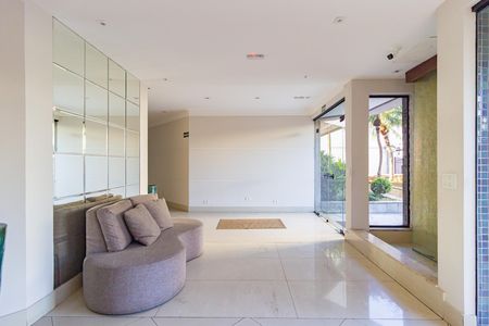 Apartamento à venda com 155m², 3 quartos e 2 vagas Apartamento à venda com 155m², 3 quartos e 2 vagasHall de entrada