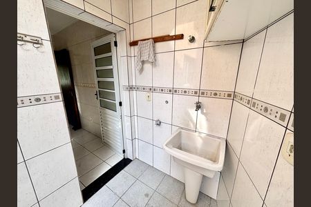 Casa para alugar com 300m², 2 quartos e 2 vagasÁrea de serviço 