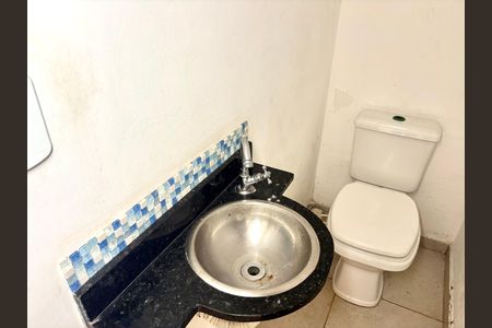 Casa para alugar com 300m², 2 quartos e 2 vagasBanheiro 1