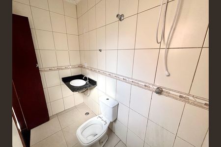 Casa para alugar com 300m², 2 quartos e 2 vagasBanheiro 2