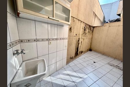 Casa para alugar com 300m², 2 quartos e 2 vagasÁrea de serviço 