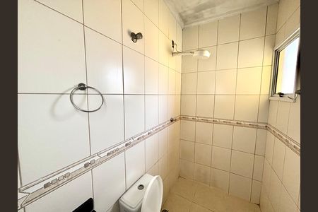 Casa para alugar com 300m², 2 quartos e 2 vagasBanheiro 2