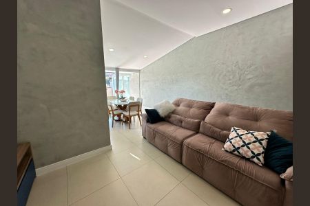 Apartamento à venda com 130m², 2 quartos e 2 vagas Apartamento à venda com 130m², 2 quartos e 2 vagasSala