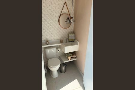 Apartamento à venda com 130m², 2 quartos e 2 vagas Apartamento à venda com 130m², 2 quartos e 2 vagasBanheiro