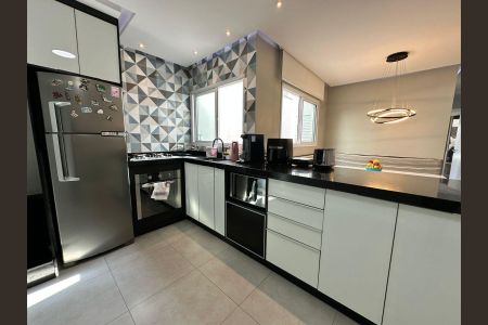 Apartamento à venda com 130m², 2 quartos e 2 vagas Apartamento à venda com 130m², 2 quartos e 2 vagasCozinha