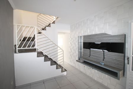 Sala de casa para alugar com 2 quartos, 187m² em Parque Savoy City, São Paulo