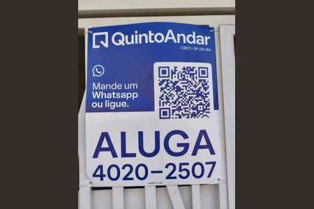 Casa à venda com 187m², 2 quartos e 2 vagas Casa à venda com 187m², 2 quartos e 2 vagasFachada