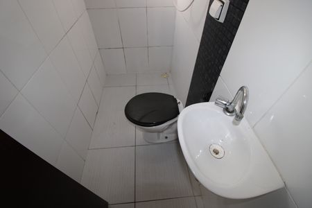 Casa à venda com 187m², 2 quartos e 2 vagasQuarto 1 - Banheiro