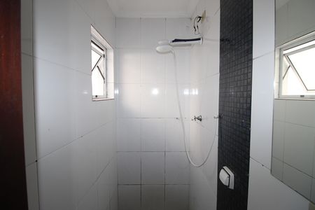 Quarto 1 - Banheiro de casa para alugar com 2 quartos, 187m² em Parque Savoy City, São Paulo