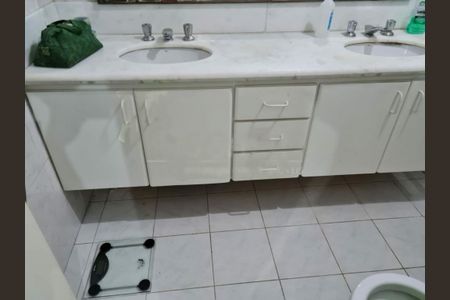 Apartamento à venda com 220m², 4 quartos e 4 vagas