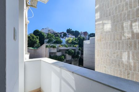 Apartamento à venda com 110m², 4 quartos e 1 vaga Apartamento à venda com 110m², 4 quartos e 1 vagaVista