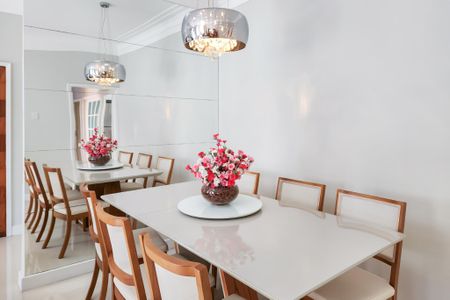 Apartamento à venda com 110m², 4 quartos e 1 vaga Apartamento à venda com 110m², 4 quartos e 1 vagaSala