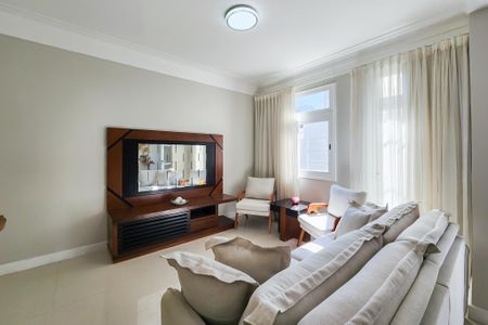 Apartamento à venda com 110m², 4 quartos e 1 vaga Apartamento à venda com 110m², 4 quartos e 1 vagaSala