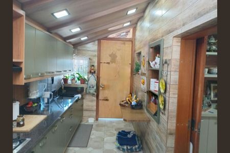 Casa à venda com 115m², 3 quartos e 4 vagas