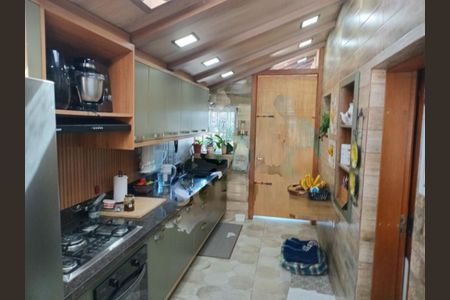 Casa à venda com 115m², 3 quartos e 4 vagas