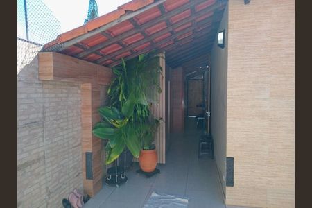 Casa à venda com 115m², 3 quartos e 4 vagas