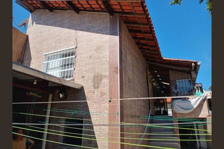 Casa à venda com 115m², 3 quartos e 4 vagas