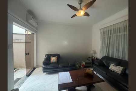 Casa à venda com 3 quartos, 200m² em Chácara Santo Antônio (Zona Sul), São Paulo