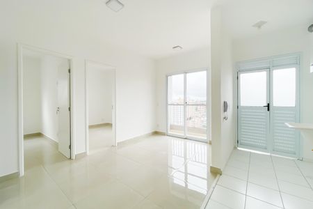 Sala de apartamento para alugar com 2 quartos, 46m² em Quitaúna, Osasco