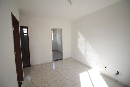 Sala de apartamento para alugar com 2 quartos, 48m² em Solar do Barreiro, Belo Horizonte