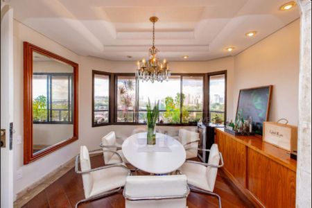 Apartamento à venda com 194m², 4 quartos e 4 vagas