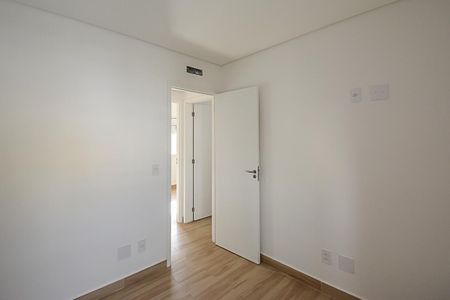 Apartamento à venda com 70m², 3 quartos e 2 vagas Apartamento à venda com 70m², 3 quartos e 2 vagasQuarto 2