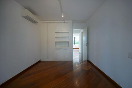 Apartamento à venda com 566m², 5 quartos e 6 vagas