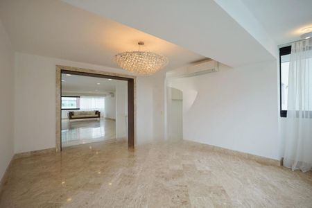 Apartamento à venda com 566m², 5 quartos e 6 vagas